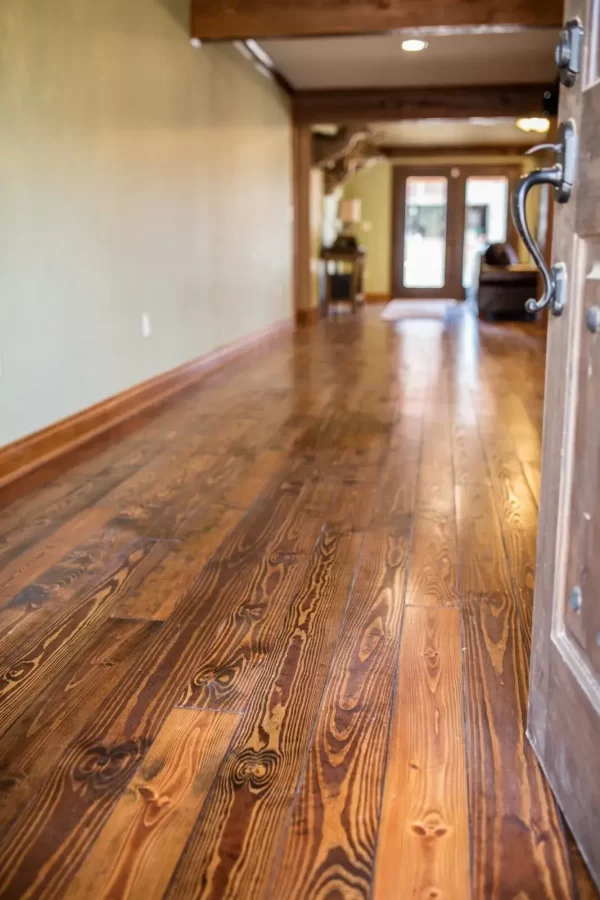 YELLOW PINE CLEAN FACE FLOORING